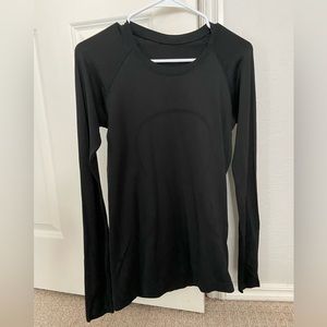 Black Lululemon long sleeve swiftly - size 8